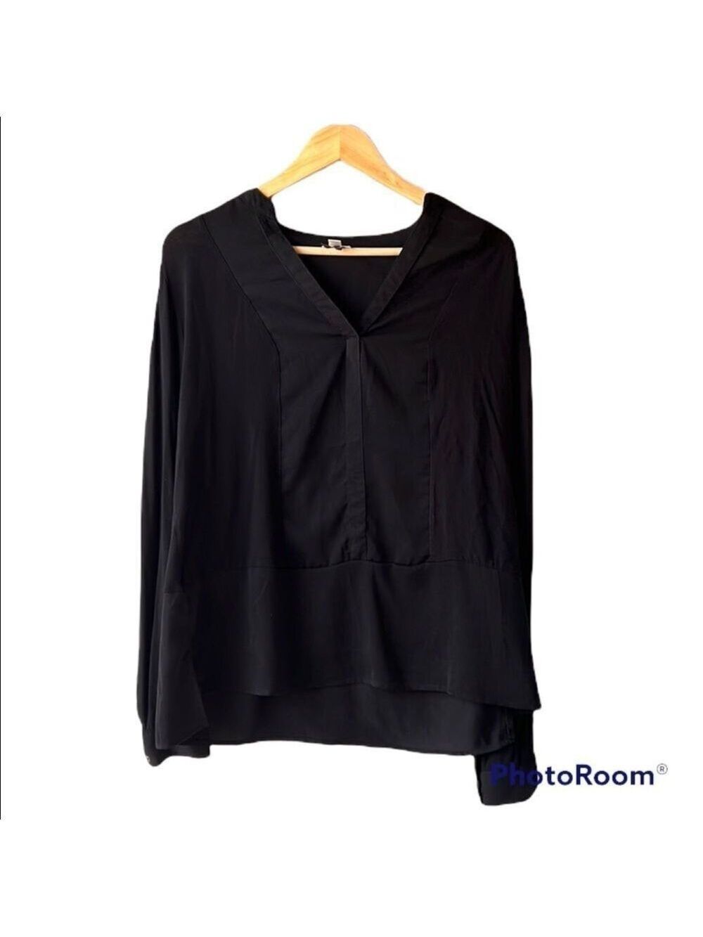 𝅺dynamite Black V Neck Sheer Top Size large
